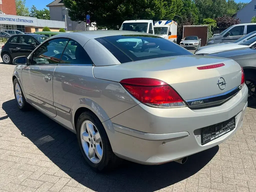 Używany Opel Astra Cabriolet 140 KM (102 kW) 2007 Szary Kabriolet
