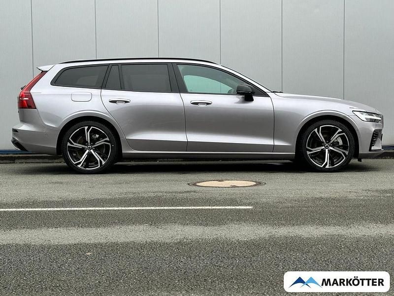 Gebraucht Volvo V60 Plus 455 PS (334 kW) 2025 Silber Kombi