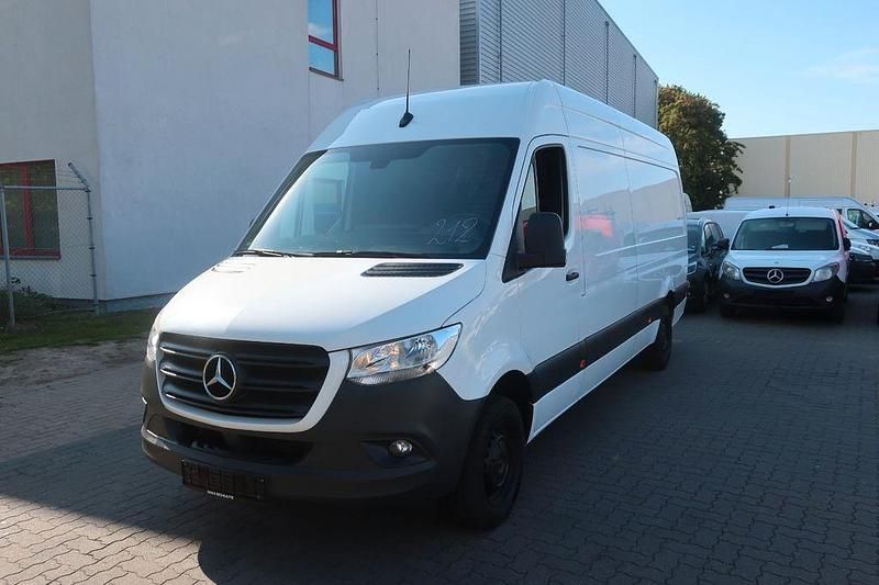 Arktikweiss Gebraucht 2022 Mercedes Sprinter Van | 18.900 € (Guter Preis) - Bild 1/4