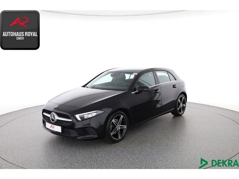 Schwarz Gebraucht 2019 Mercedes A180 Style Limousine | 19.879 € (Guter Preis) - Bild 1/4