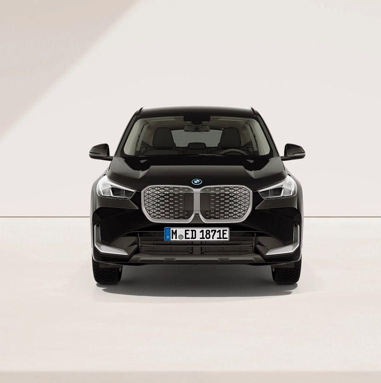 Neu BMW iX1 150 kW (204 PS) 2026 Schwarz SUV