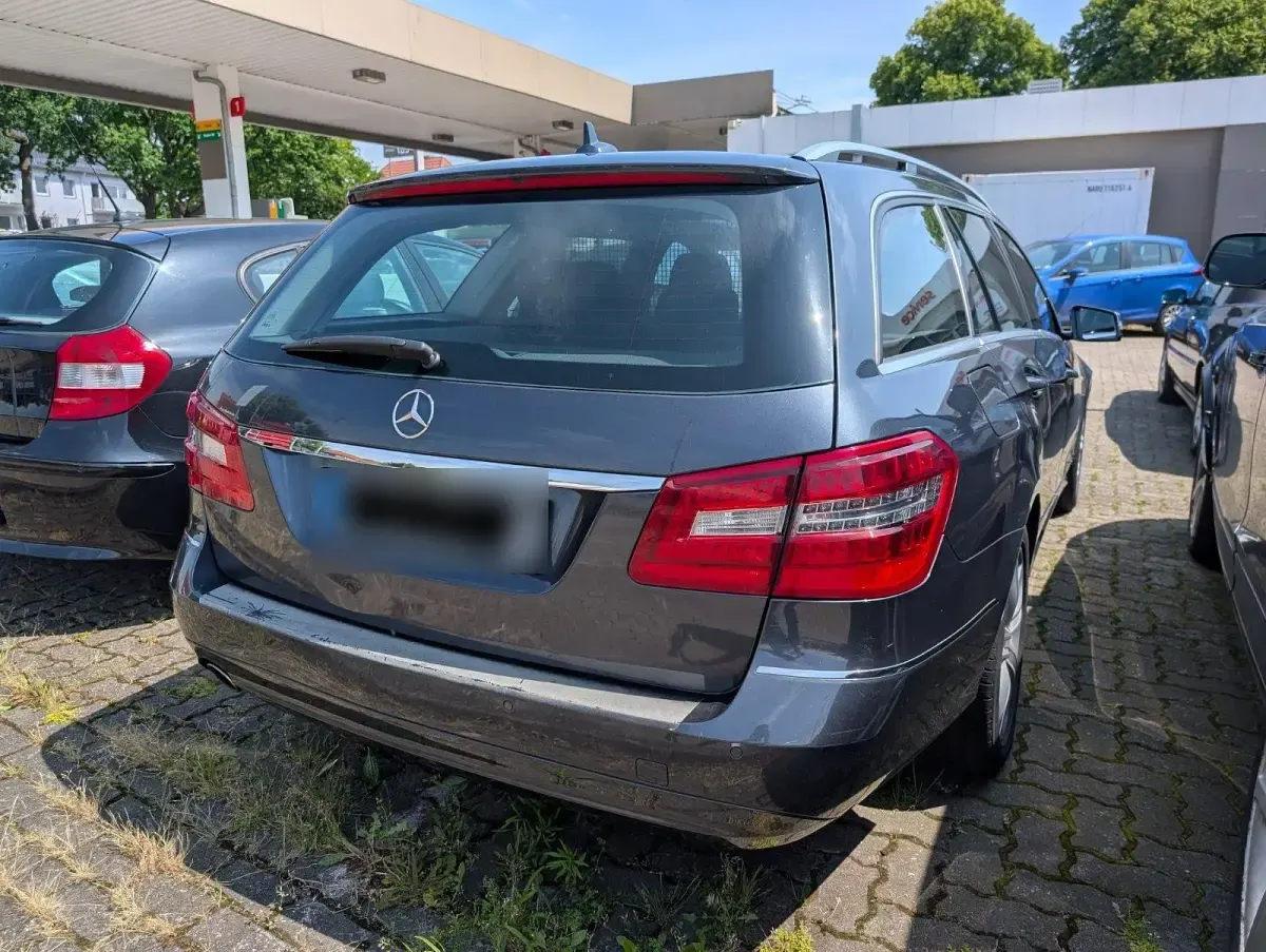 Gebraucht Mercedes E250 Avantgarde 204 PS (150 kW) 2010 Grau Kombi