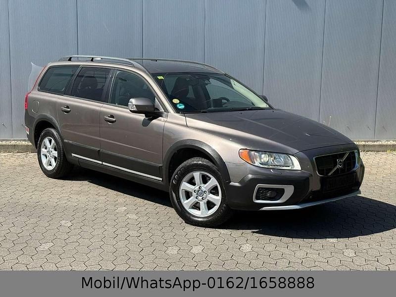 Gebraucht Volvo XC70 Momentum 185 PS (136 kW) 2009 Grau Kombi