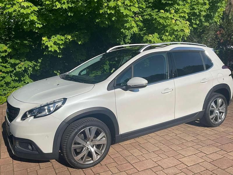 Weiß Gebraucht 2019 Peugeot 2008 Allure SUV | 14.900 € (Fairer Preis) - Bild 1/4