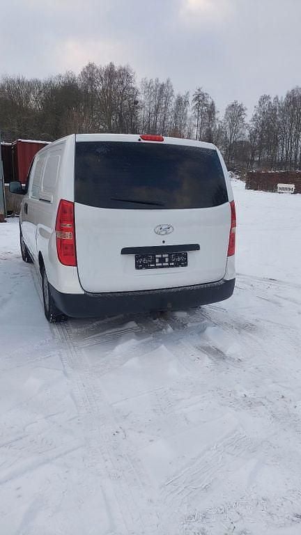 Gebraucht Hyundai H-1 136 PS (100 kW) 2013 Weiß Van / Kleinbus
