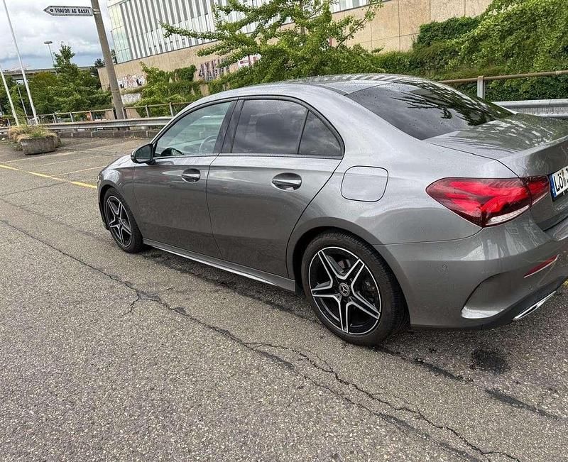 Andere außenfarben Gebraucht 2020 Mercedes A200 Limousine | 24.500 € (Fairer Preis) - Bild 1/4