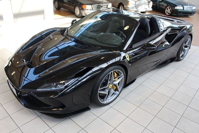 Schwarz Gebraucht 2022 Ferrari F8 Cabrio | 374.990 € - Bild 1/4