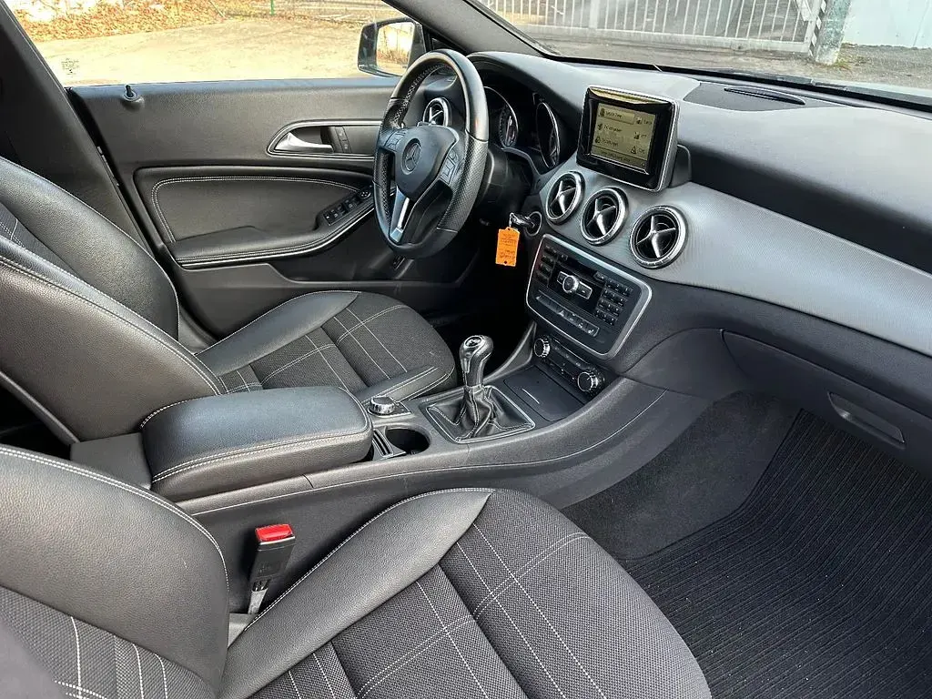 Gebraucht Mercedes CLA180 109 PS (80 kW) 2014 Schwarz Coupé