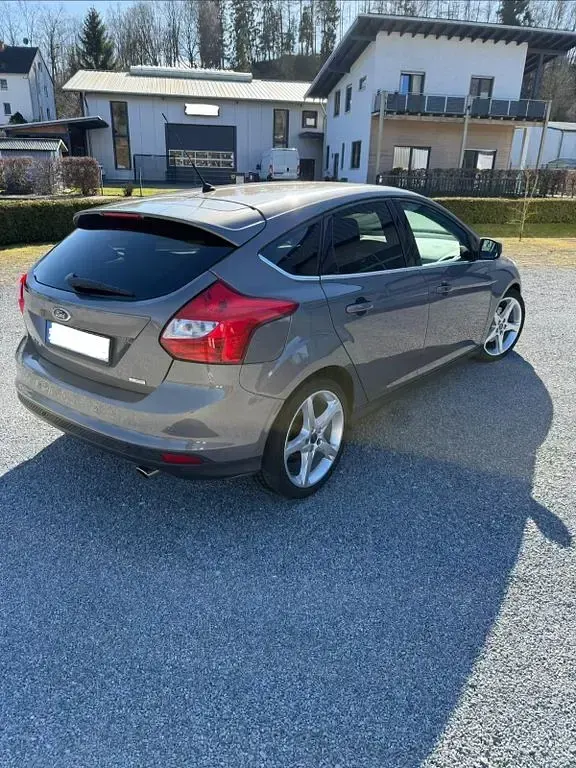 Gebraucht Ford Focus Titanium X 182 PS (133 kW) 2012 Braun Limousine