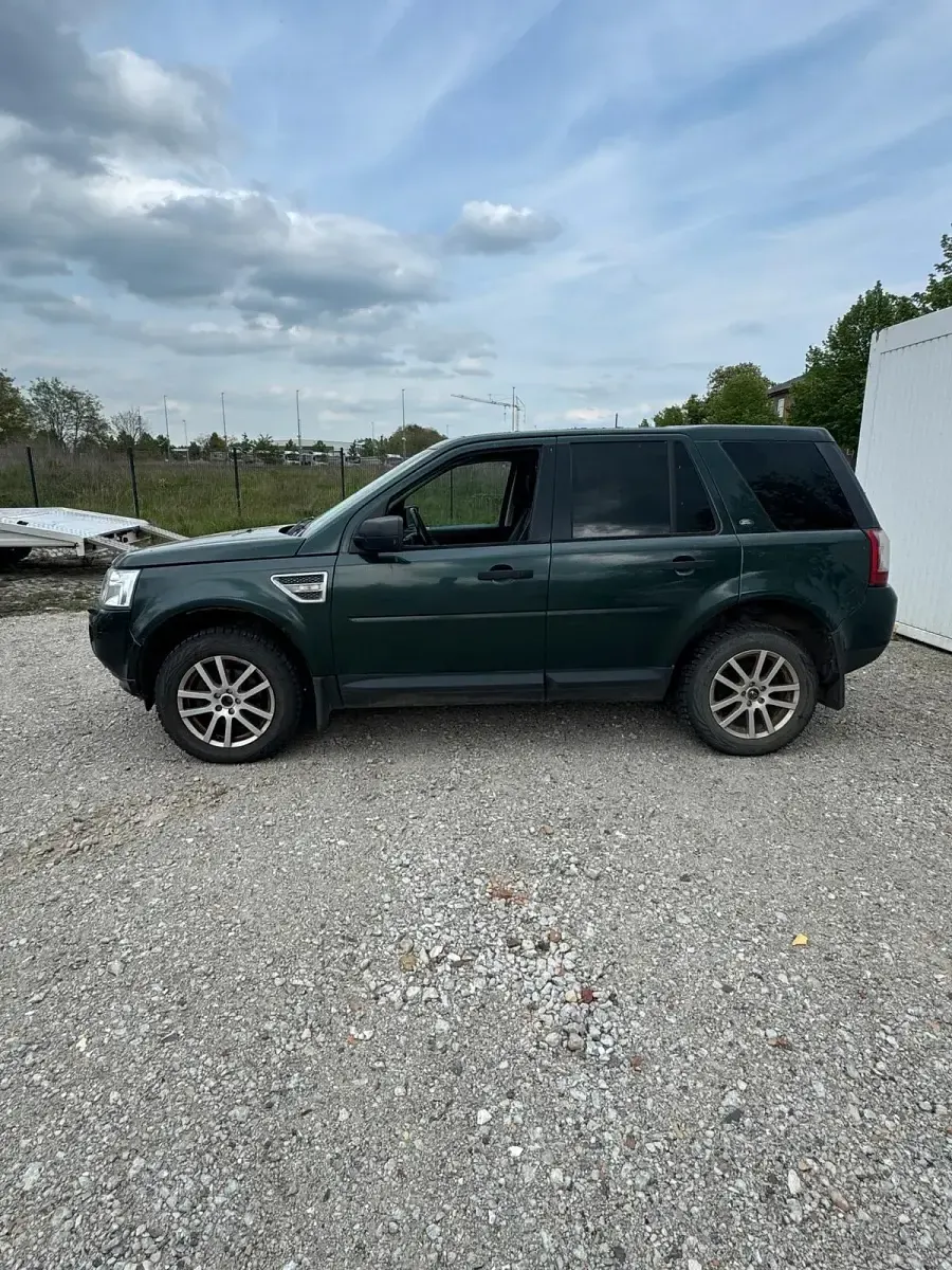 Gebraucht Land Rover Freelander 2 SE 150 PS (110 kW) 2011 Grün SUV