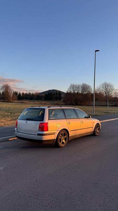 Gebraucht VW Passat 150 PS (110 kW) 2000 Silber Kombi