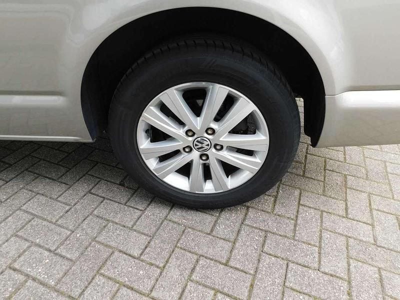 Używany VW T5 Life 179 KM (131 kW) 2013 Srebrny Van