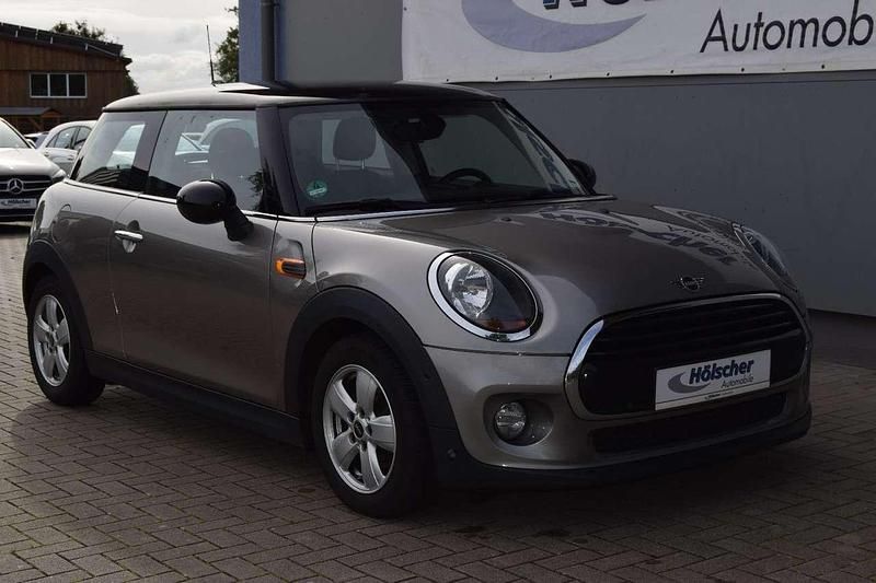 Grau Gebraucht 2018 Mini Cooper Kleinwagen | 12.990 € (Superpreis) - Bild 1/4