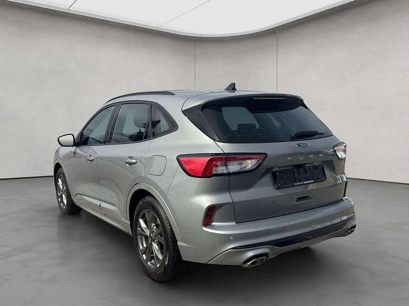 Gebraucht Ford Kuga ST-Line 151 PS (111 kW) 2023 Solar silver metallic SUV