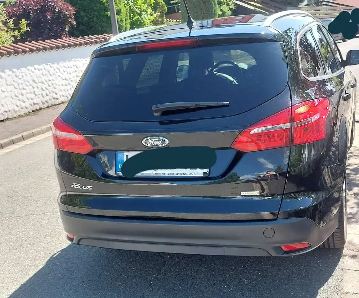Gebraucht Ford Focus Trend 125 PS (91 kW) 2014 Schwarz Kombi