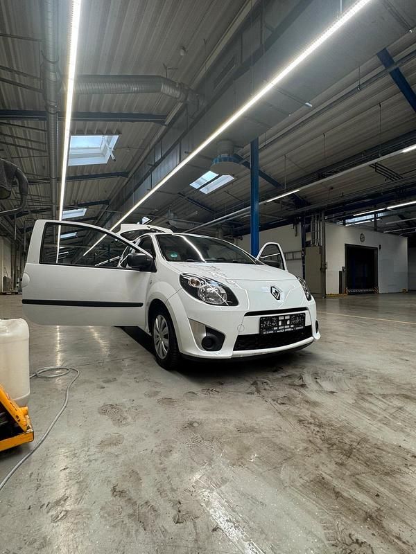 Weiß Gebraucht 2011 Renault Twingo Kleinwagen | 2.850 € (Etwas zu teuer) - Bild 1/4