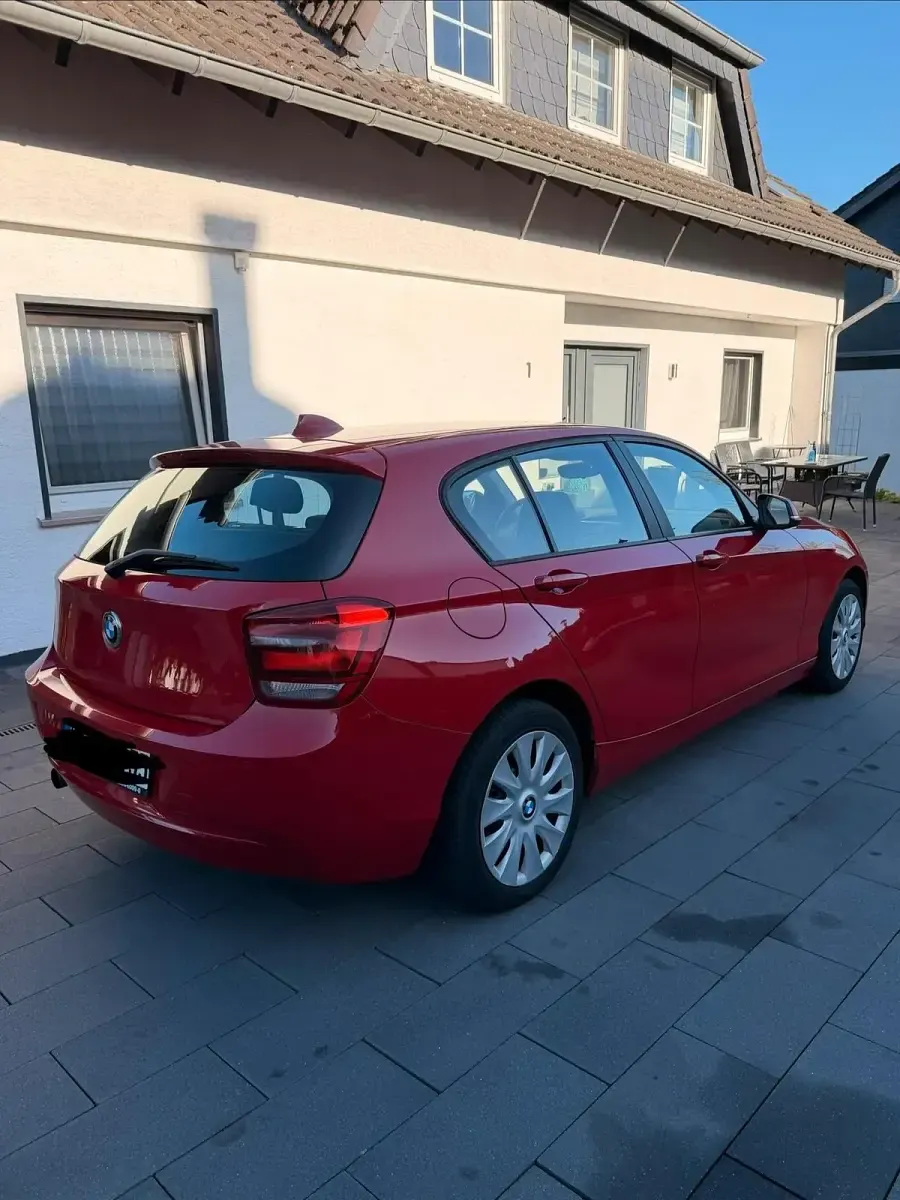Gebraucht BMW 116 136 PS (100 kW) 2012 Rot Kleinwagen