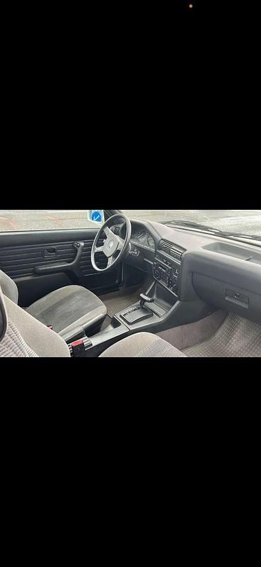 Gebraucht BMW 318 121 PS (88 kW) 1989 Weiß Coupé