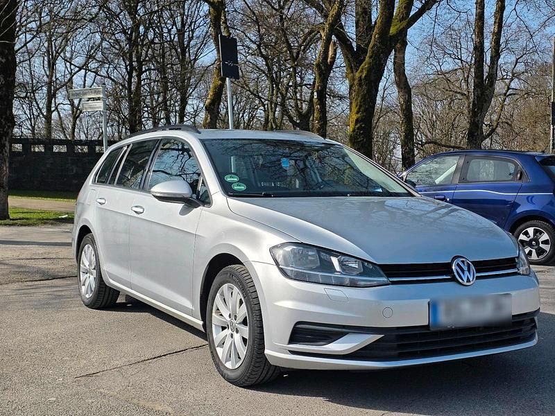 Gebraucht VW Golf VII 110 PS (80 kW) 2019 Grau Kombi