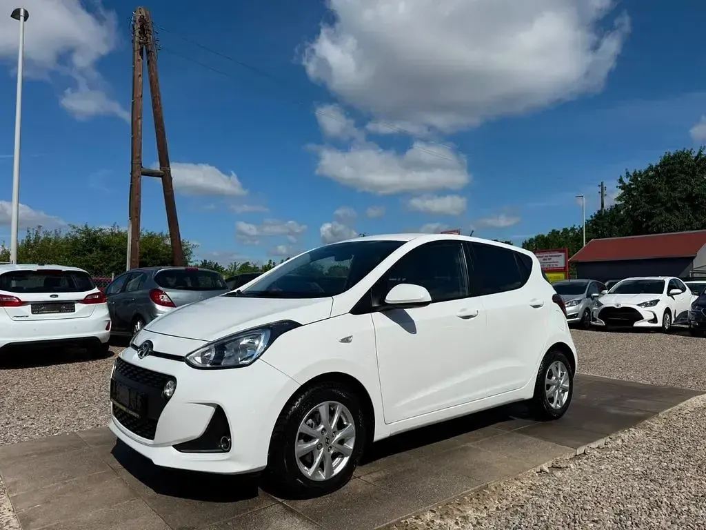 Gebraucht Hyundai i10 Sport 67 PS (49 kW) 2019 Weiß Kleinwagen