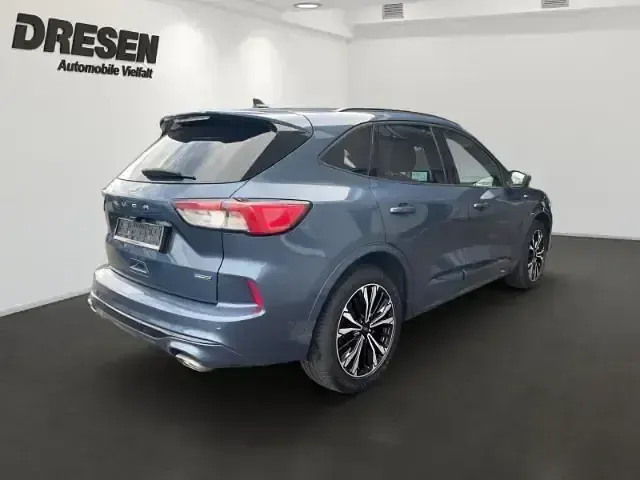 Używany Ford Kuga ST-Line 190 KM (139 kW) 2021 Niebieski SUV