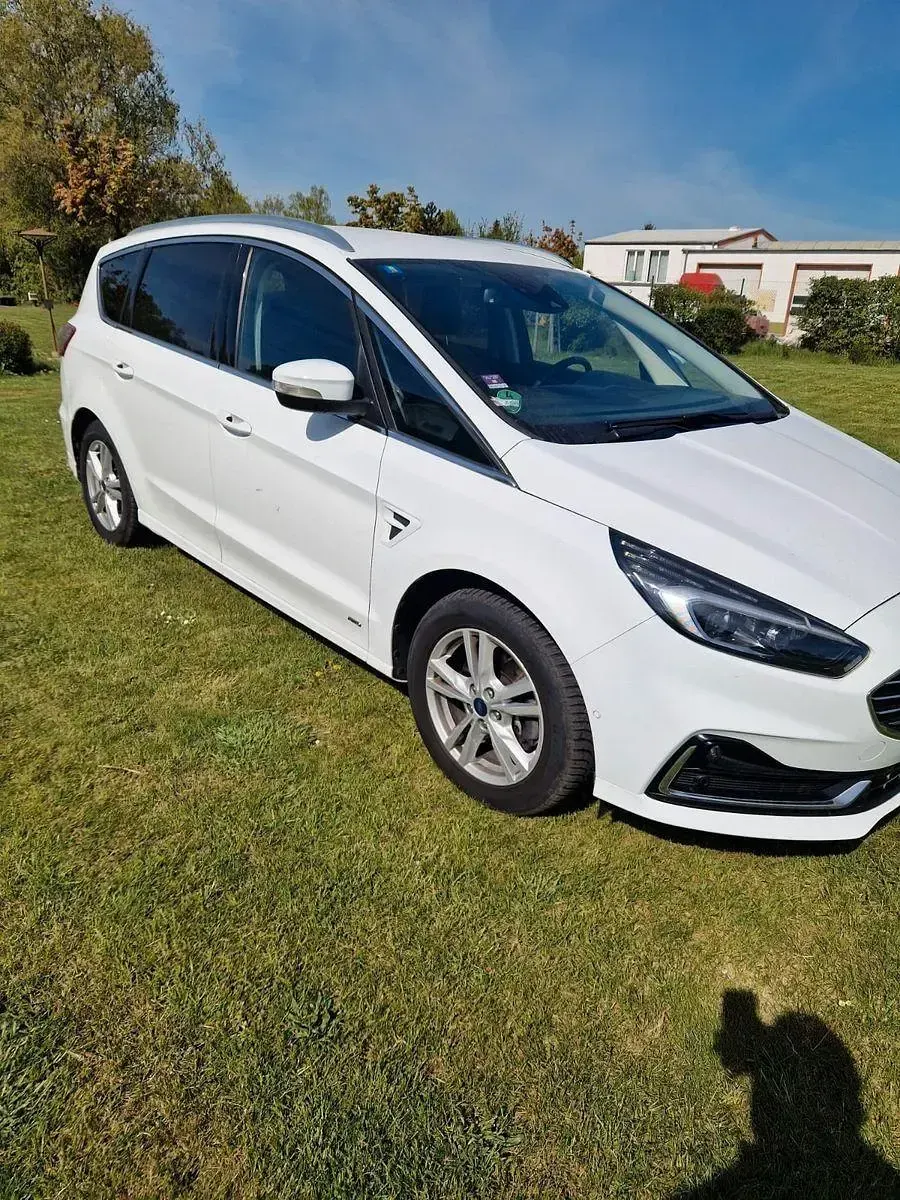 Gebraucht Ford S-MAX Titanium 190 PS (139 kW) 2020 Weiß Van / Kleinbus