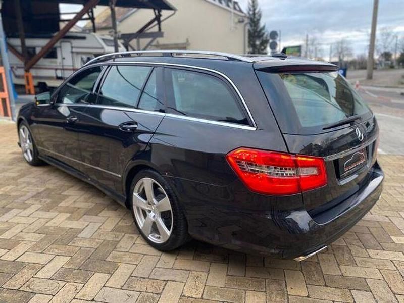 Gebraucht Mercedes E350 AMG line 265 PS (194 kW) 2011 Schwarz Kombi