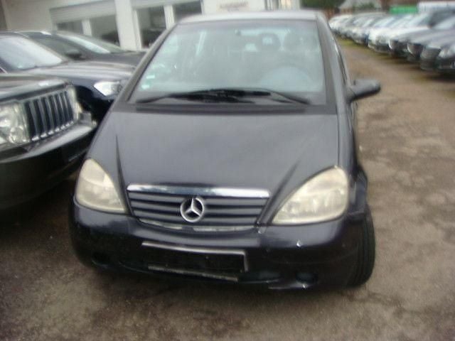 Gebraucht Mercedes A160 Elegance 102 PS (75 kW) 2000 Schwarz Van / Kleinbus