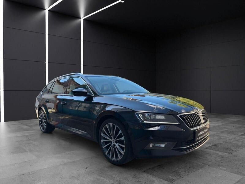 Schwarz Gebraucht 2016 Skoda Superb LAURIN & KLEMENT Kombi | 19.999 € (Fairer Preis) - Bild 1/4