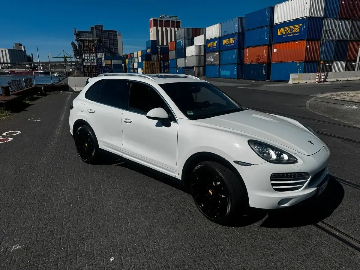 Second-hand Porsche Cayenne 245 CP (180 kW) 2013 Alb SUV