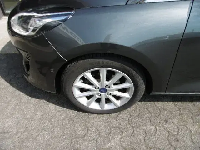 Gebraucht Ford Fiesta Titanium 101 PS (74 kW) 2018 Grau Kleinwagen