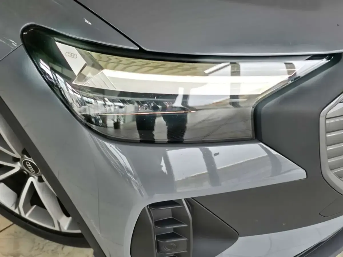 Gebraucht Audi Q4 e-tron Sport 150 kW (204 PS) 2023 Grau SUV