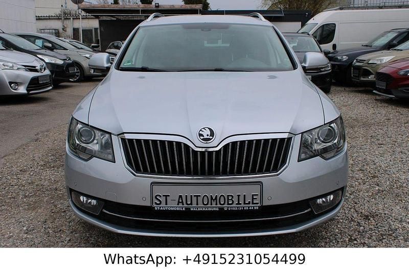 Gebraucht Skoda Superb Elegance 160 PS (117 kW) 2013 Silber Kombi