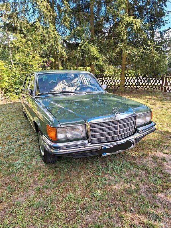 Grün Gebraucht 1979 Mercedes E280 Limousine | 14.250 € - Bild 1/4