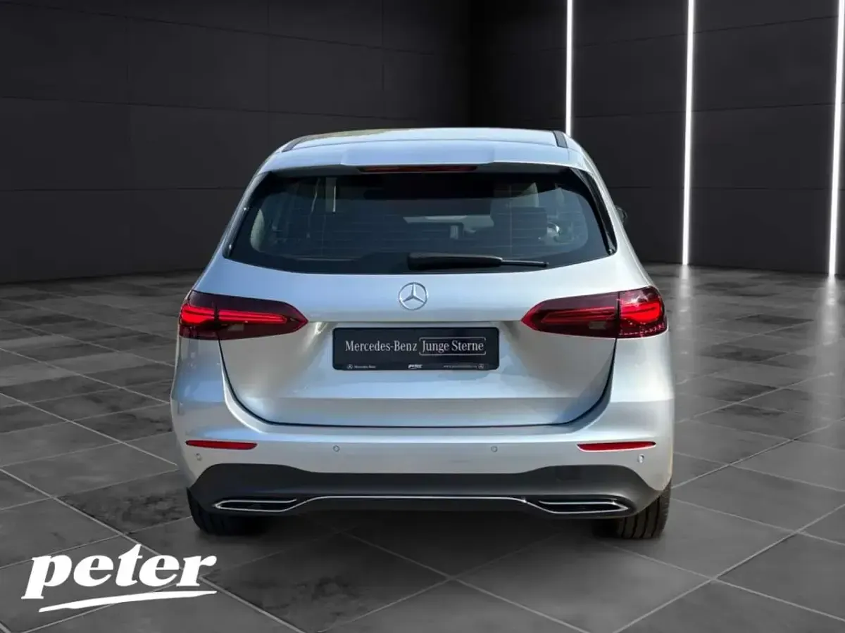 Gebraucht Mercedes B180 Progressive 136 PS (100 kW) 2025 Silber Kleinwagen