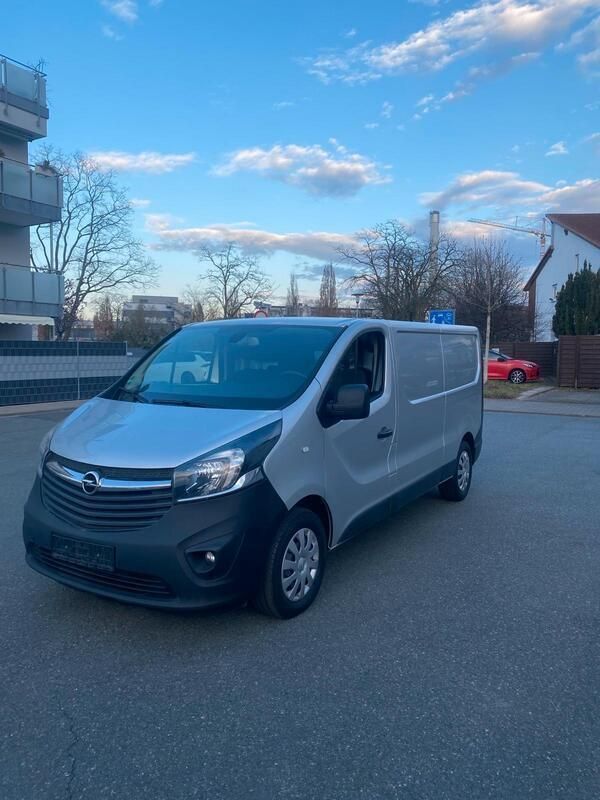 Silber Gebraucht 2019 Opel Vivaro Van | 10.990 € - Bild 1/4