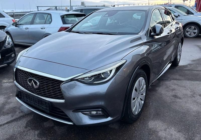 Gebraucht Infiniti Q30 Sport Tech 109 PS (80 kW) 2016 Grau Limousine
