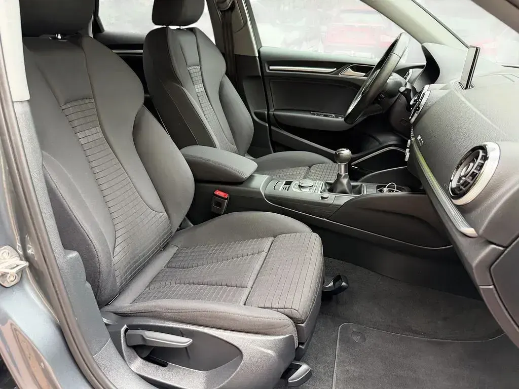 Gebraucht Audi A3 Sport 150 PS (110 kW) 2016 Grau Limousine