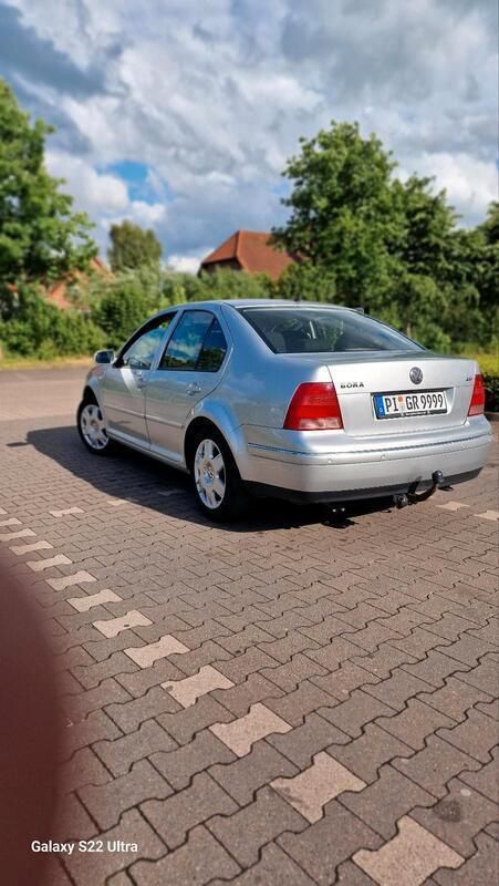 Silber Gebraucht 2005 VW Bora Limousine | 2.100 € (Fairer Preis) - Bild 1/4