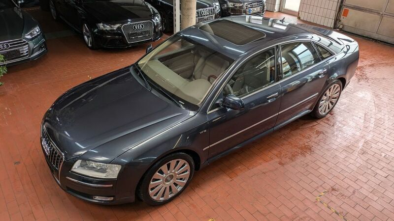 Grau Gebraucht 2008 Audi A8 Limousine | 14.999 € - Bild 1/4
