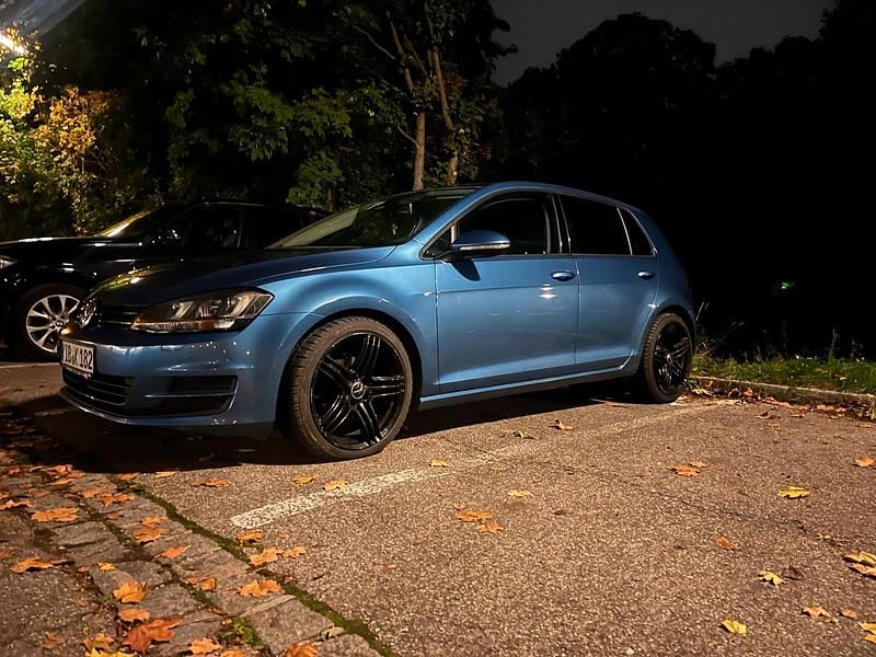 Blau Gebraucht 2013 VW Golf VII Limousine | 9.500 € (Fairer Preis) - Bild 1/4