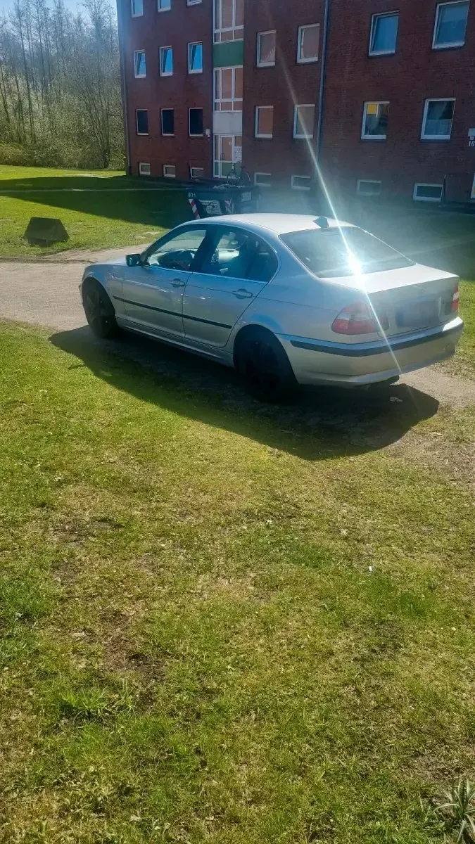 Second-hand BMW 318 148 CP (108 kW) 2003 Argintiu Berlinǎ