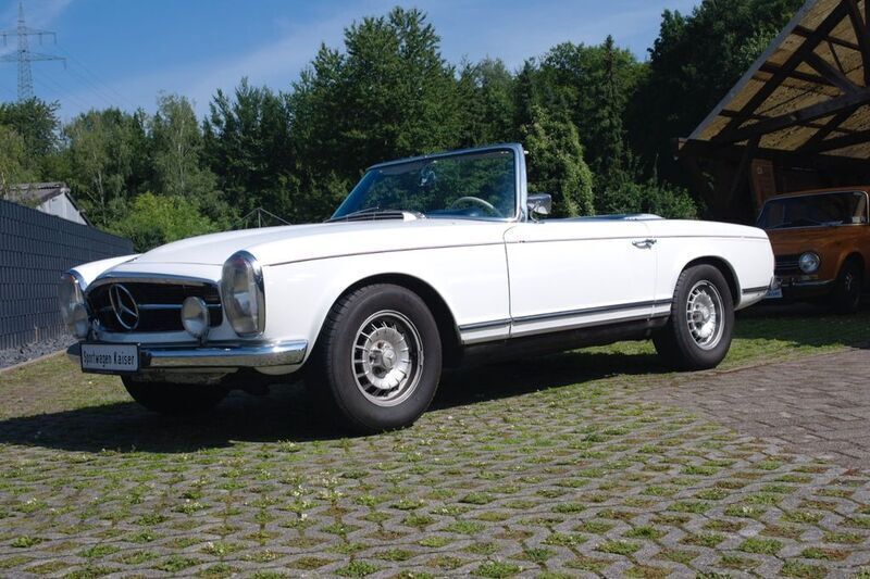 Weiß Gebraucht 1967 Mercedes 250 Cabrio | 59.900 € - Bild 1/4