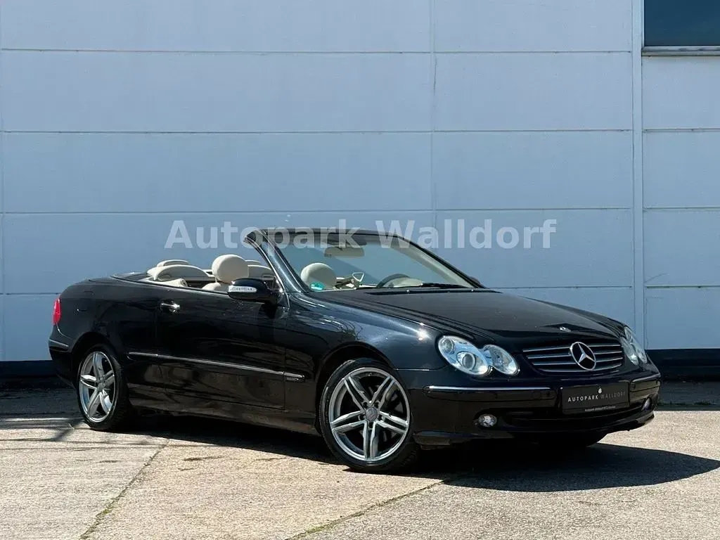 Gebraucht Mercedes CLK320 Elegance 218 PS (160 kW) 2003 Schwarz Cabrio