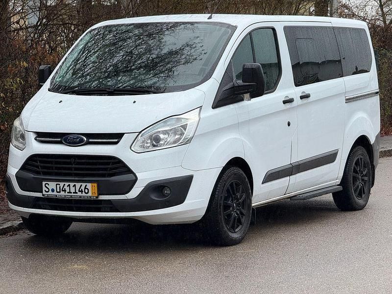 Frozen white Gebraucht 2015 Ford Tourneo Van / Kleinbus | 10.860 € (Etwas zu teuer) - Bild 1/4