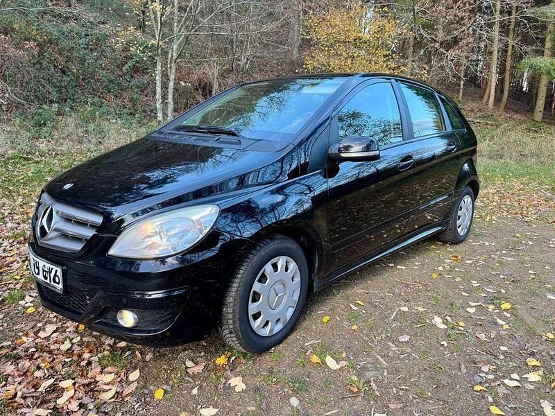 Schwarz Gebraucht 2008 Mercedes B150 Van / Kleinbus | 3.200 € (Fairer Preis) - Bild 1/4