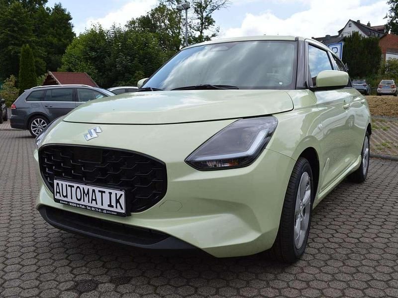 Gelb Neu 2025 Suzuki Swift Comfort Kleinwagen | 21.490 € - Bild 1/4