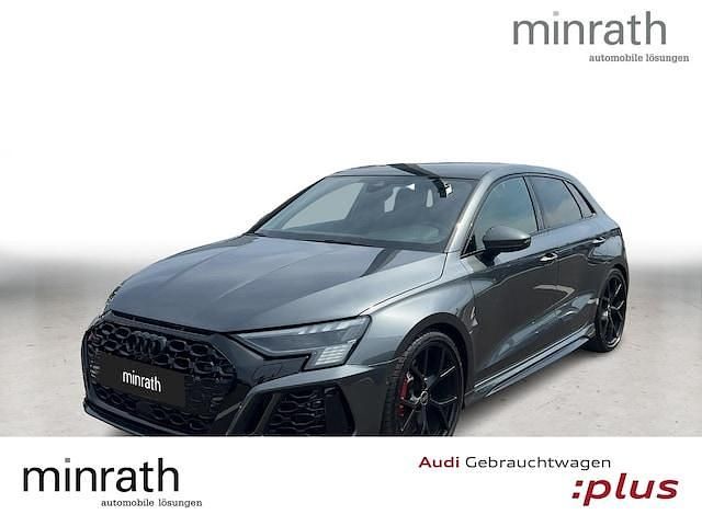 Daytonagrau perleffekt Gebraucht 2024 Audi RS3 Sportback Ambiente Kleinwagen | 57.190 € (Superpreis) - Bild 1/4