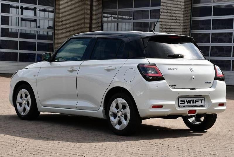 Neu Suzuki Swift Comfort 83 PS (61 kW) 2025 Weiß Kleinwagen