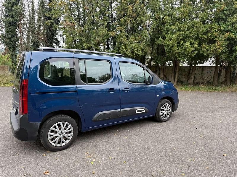 Blau Gebraucht 2019 Citroën Berlingo Feel Van / Kleinbus | 9.500 € (Guter Preis) - Bild 1/4